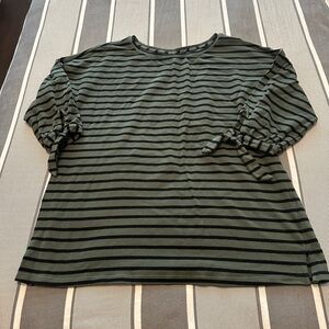 A Pea in the pod Maternity Shirt